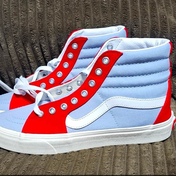 Custom Vans - Picture 5 of 5